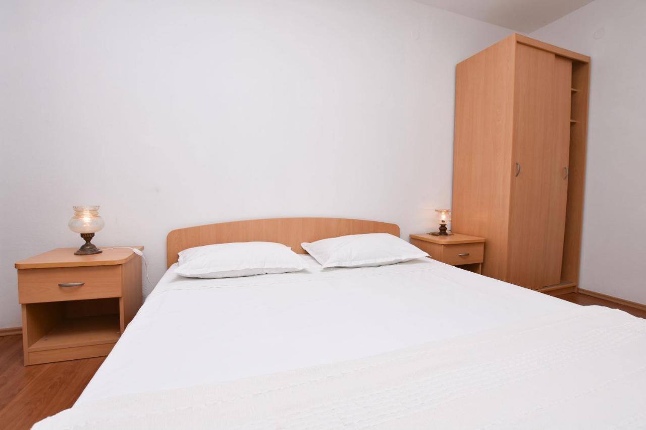 Apartments And Room Kiko Primosten Exterior photo