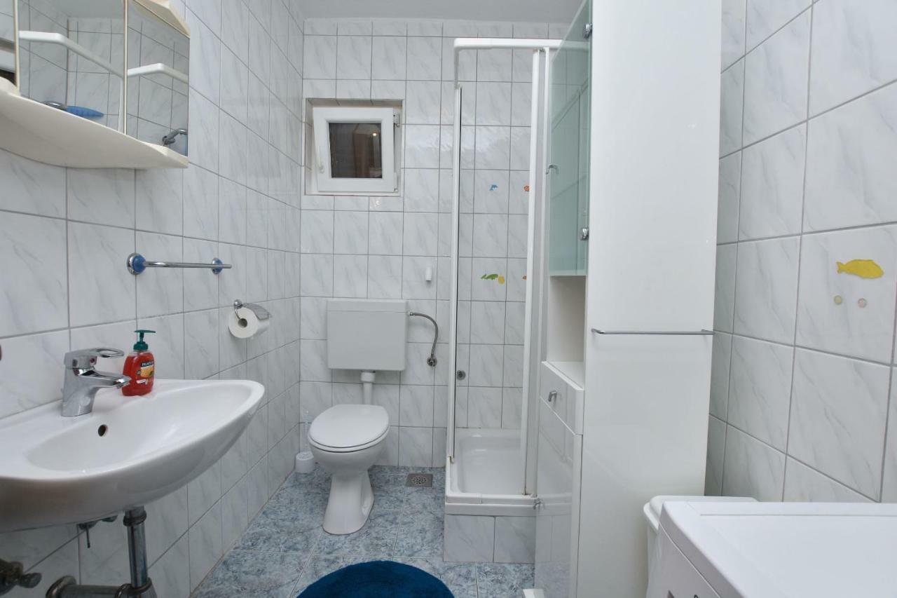 Apartments And Room Kiko Primosten Exterior photo