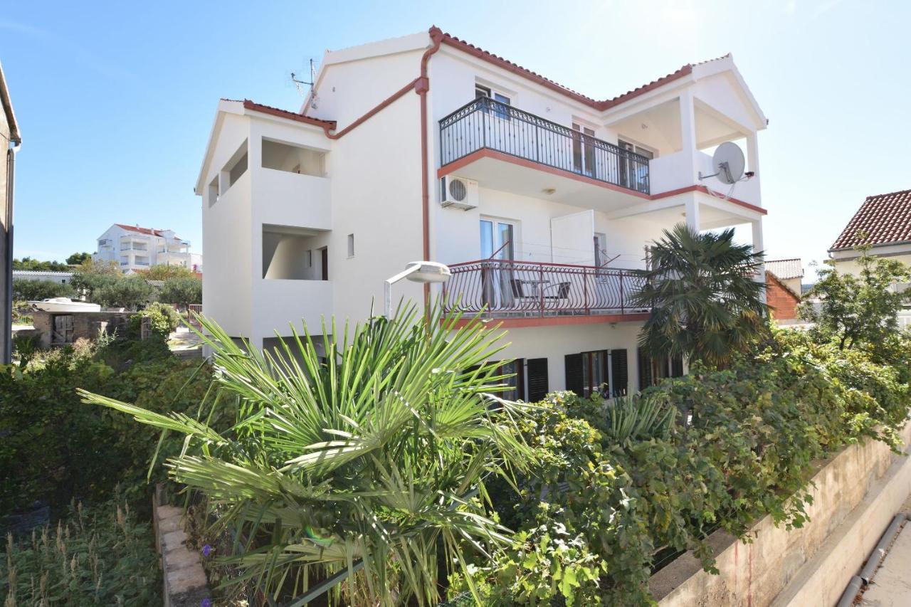 Apartments And Room Kiko Primosten Exterior photo